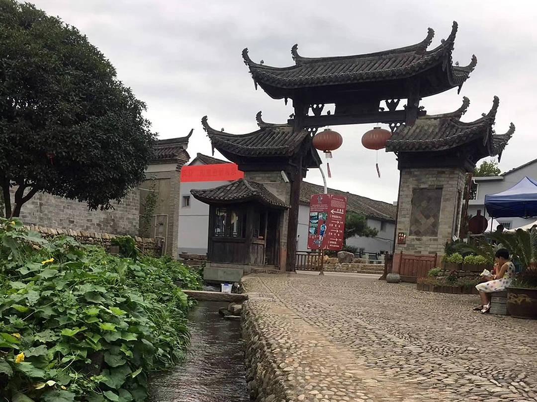 失事的飞机逃脱